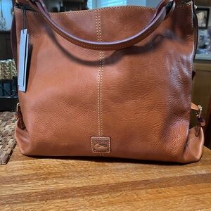 DOONEY & BOURKE FLORENTINE LEATHER TWIST SAC SHOULDER BAG